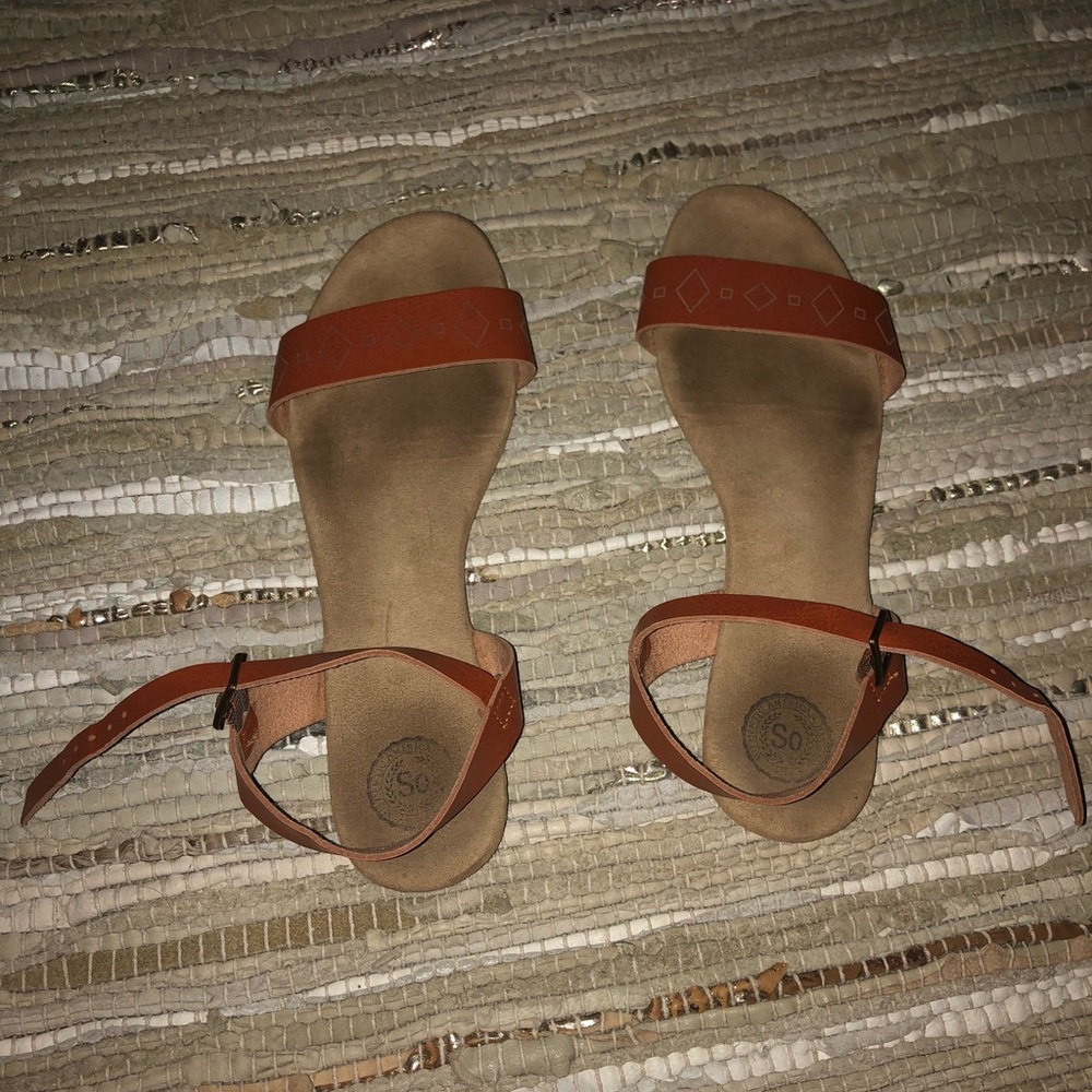 Super cute brown sandals